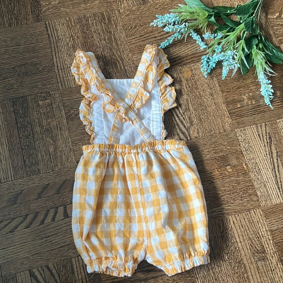 🍭3/$20🍭CARTER’S Gingham Ruffle Romper 💛🤍 - Picture 2 of 3